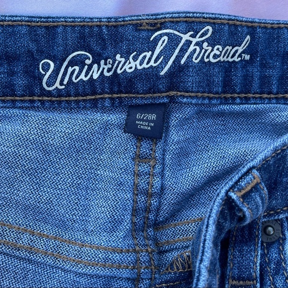Universal Thread Mid-Rise Boyfriend Shorts Distressed - Picture 8 of 8